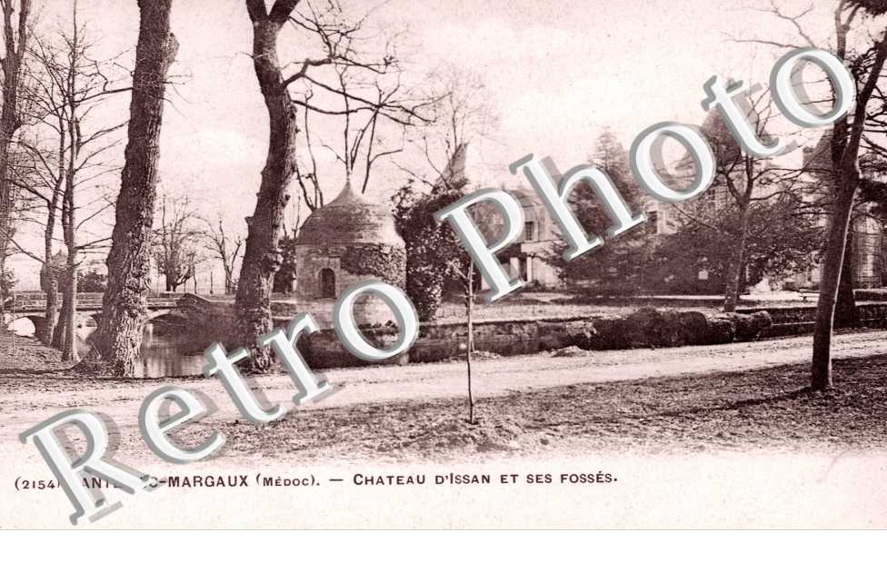 Chateau d&#039;Issan et ses fosses