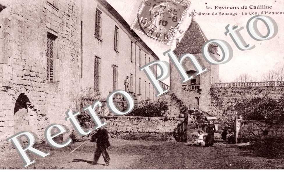 chateau de Benauge - la cour d&#039;Honneur