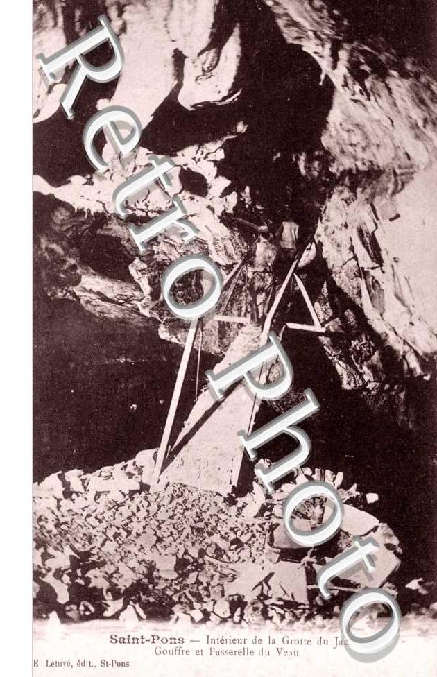 Interieur de la Grotte du Jaur, Gouffre et Passerelle du Veau