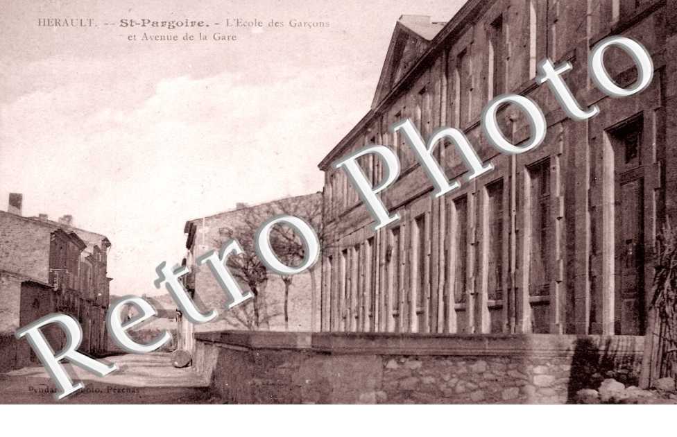 L&#039;Ecole des Garcons et Avenue de la Gare