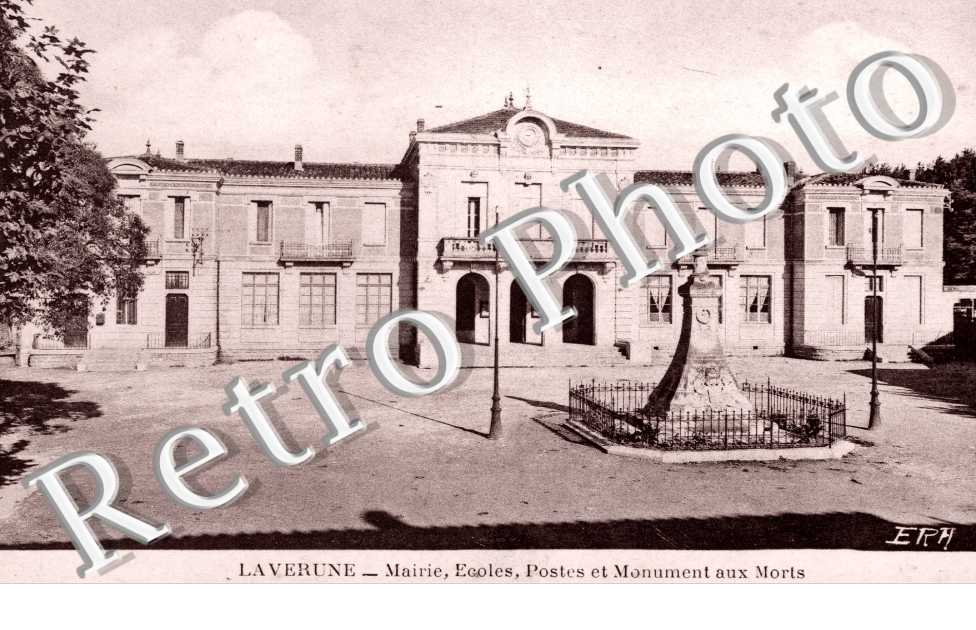 Mairie - ecole - postes et monument aux morts