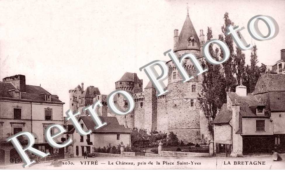le Chateau, pris de la Place saint Yves