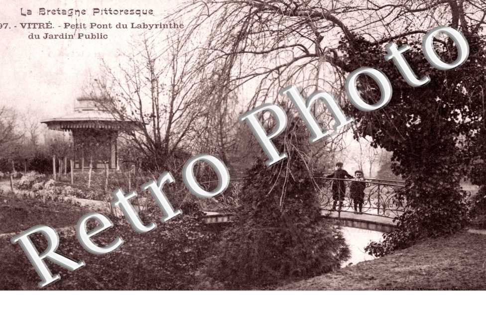 petit Pont du Labyrinthe du Jardin Public