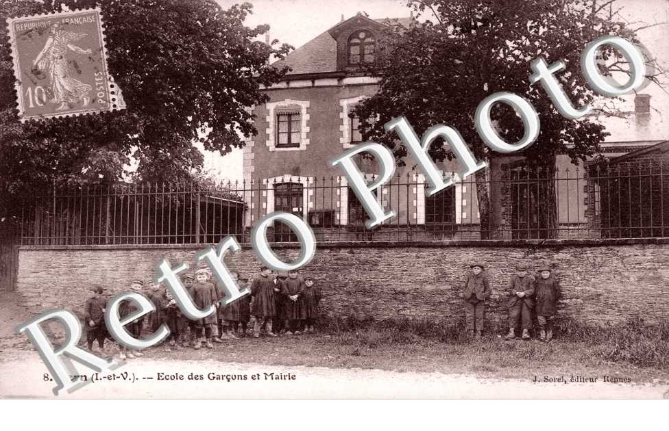 Ecole des Garcons et Mairie