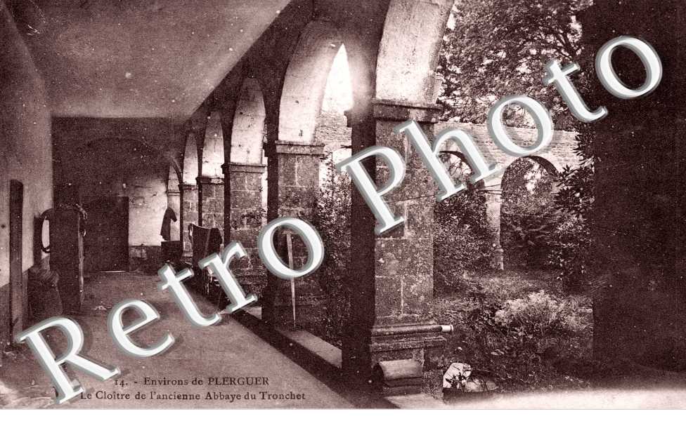 le Cloitre de l&#039;ancienne Abbaye du Tronchet