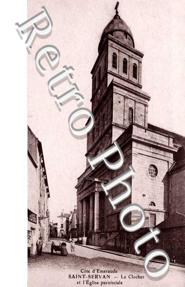 Le clocher et l'eglise paroissiale