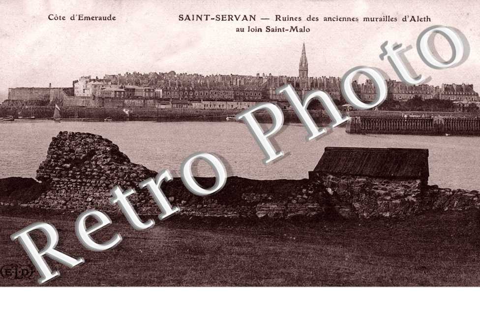 Ruines des anciennes murailles d'Aleth