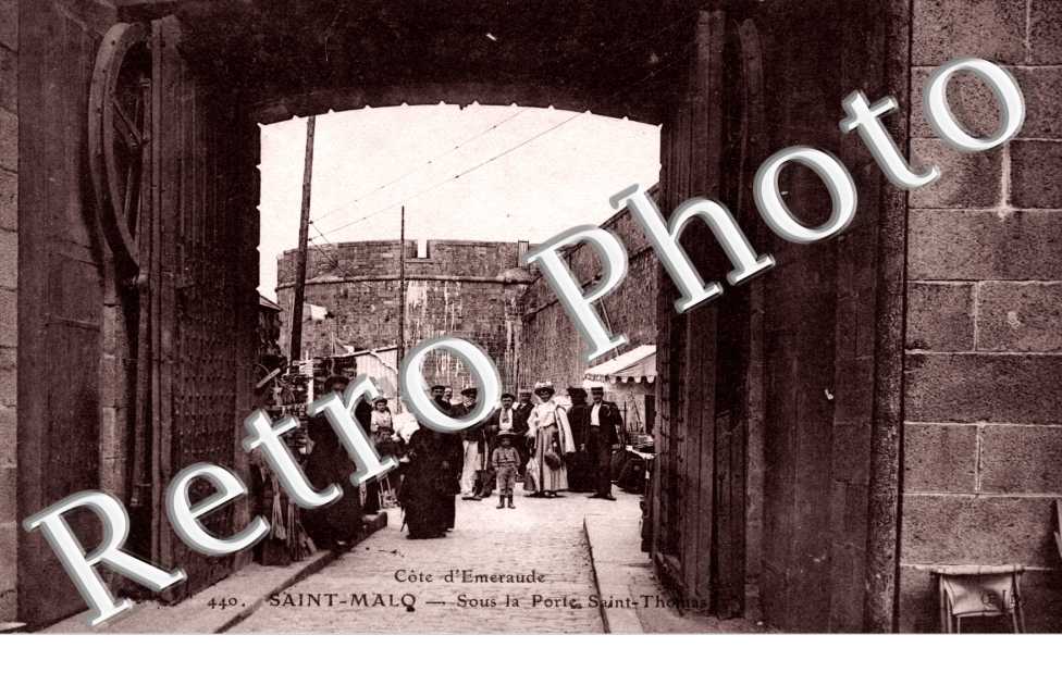 Sous la Porte Saint Thomas