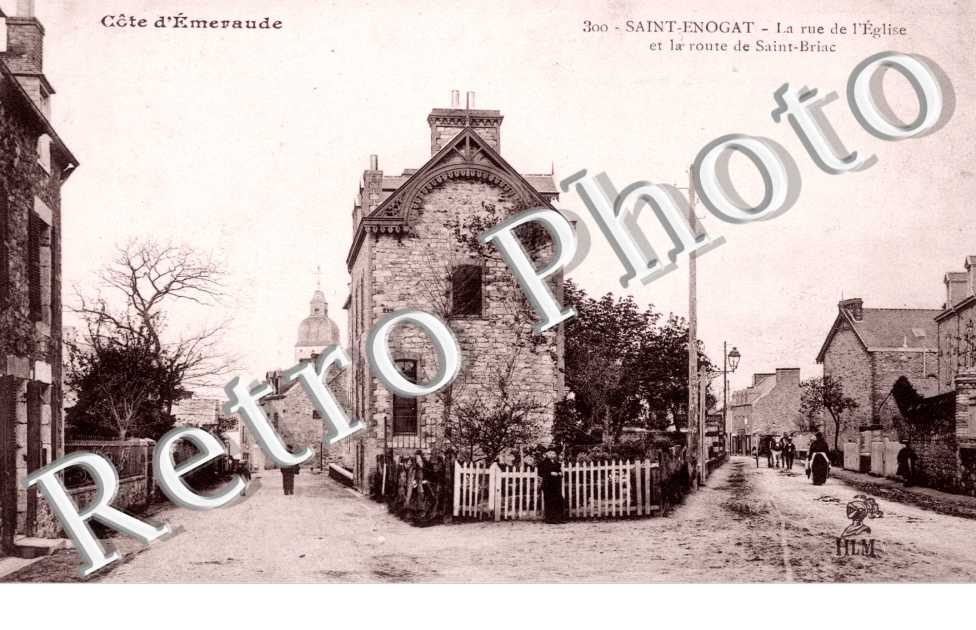 La Rue de l&#039;Eglise et la Route de Saint Briac