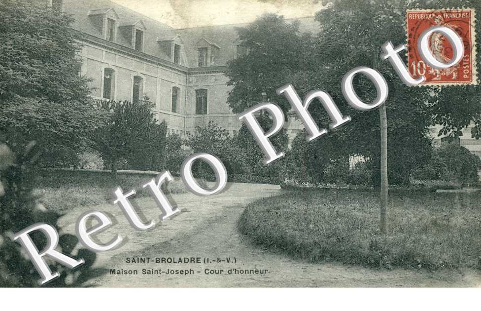 Maison Saint Joseph - Cour d'Honneur
