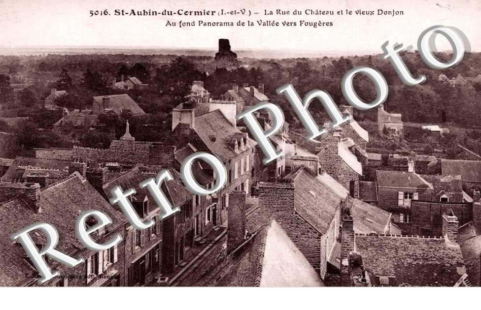 la Rue du Chateau et le vieux Donjon