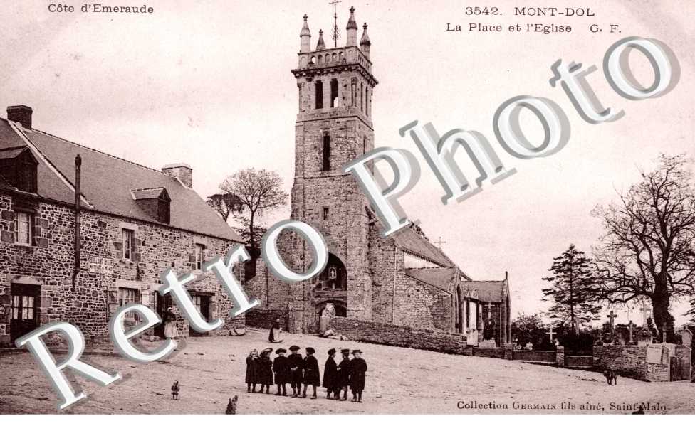 la place et l&#039;eglise