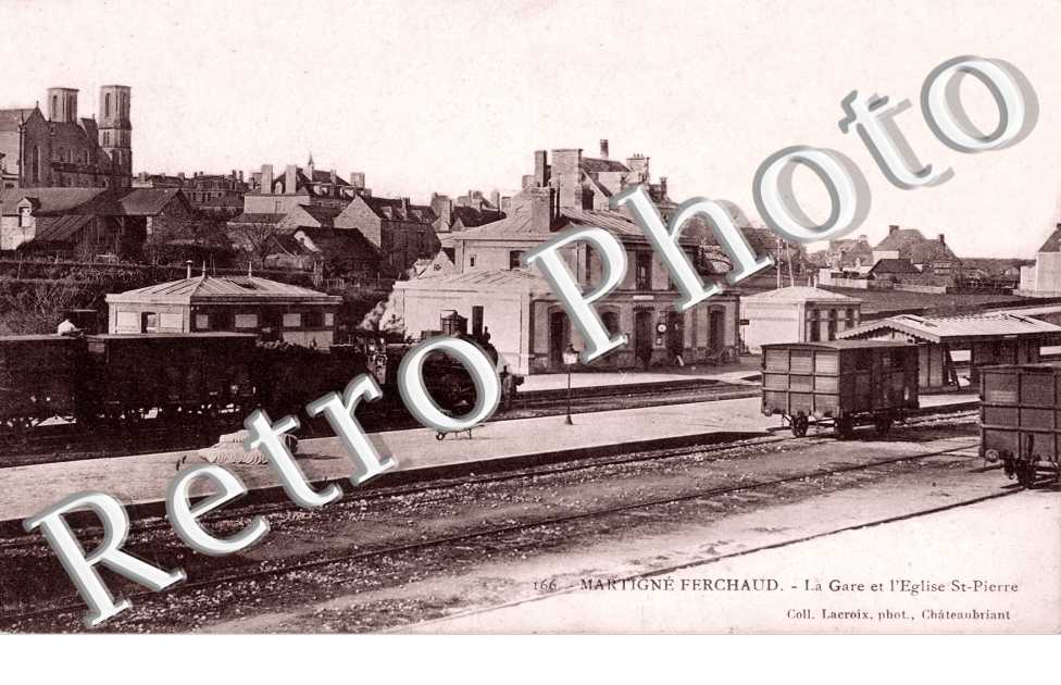 La gare et l&#039;eglise Saint-Pierre