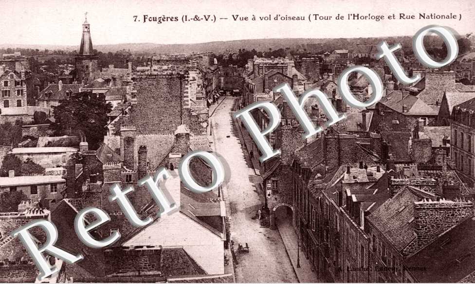 Tour de l&#039;horloge et Rue Nationale