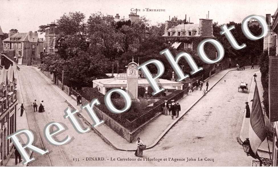 le Carrefour de l'Horloge et l'Agence John Le Coq