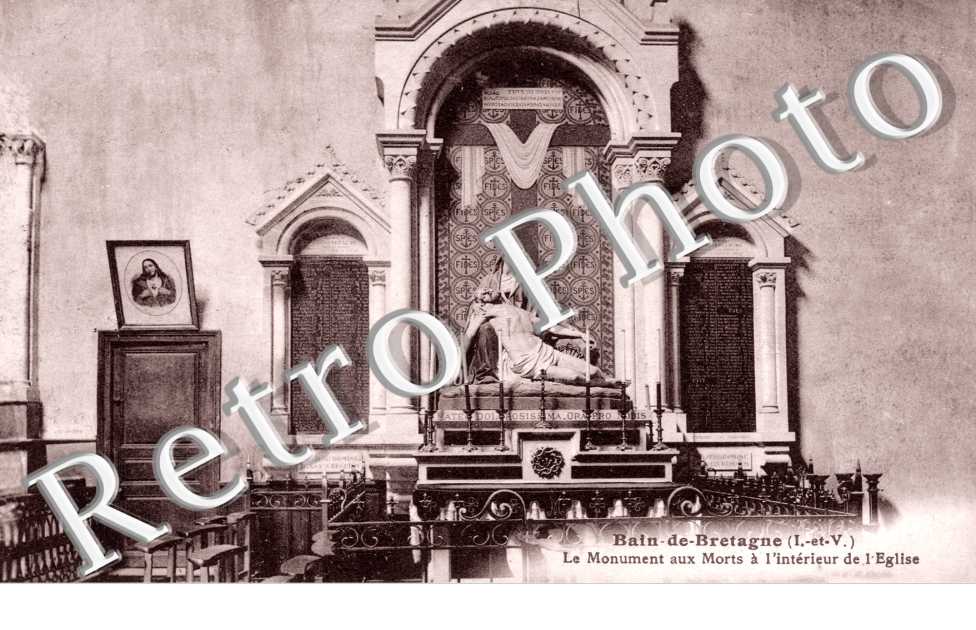 Le monument aux morts à l'intérieur de l'église