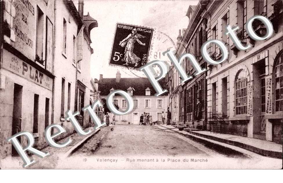 rue Menant a la place du marche
