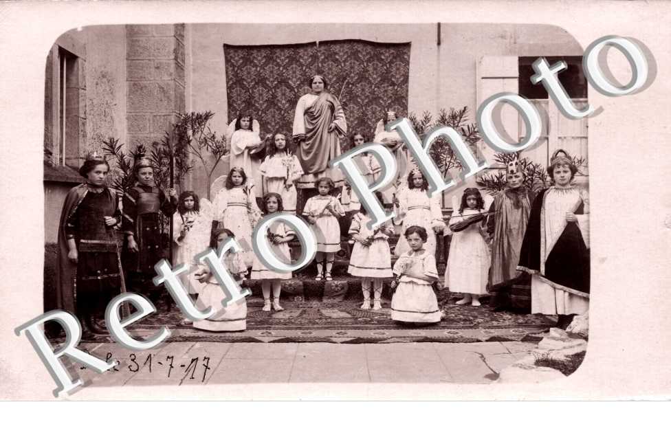 (un groupe d'enfants)