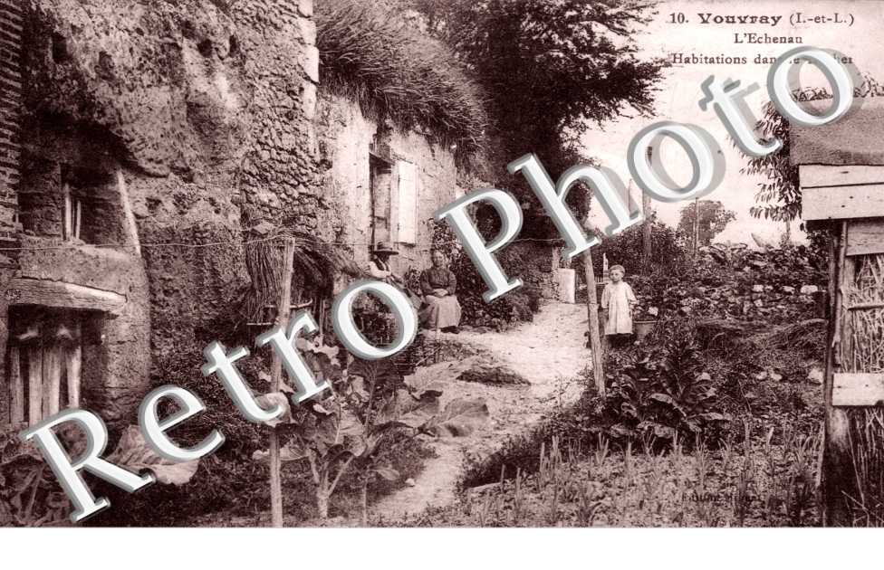 L'Echenau - habitations dans le rocher