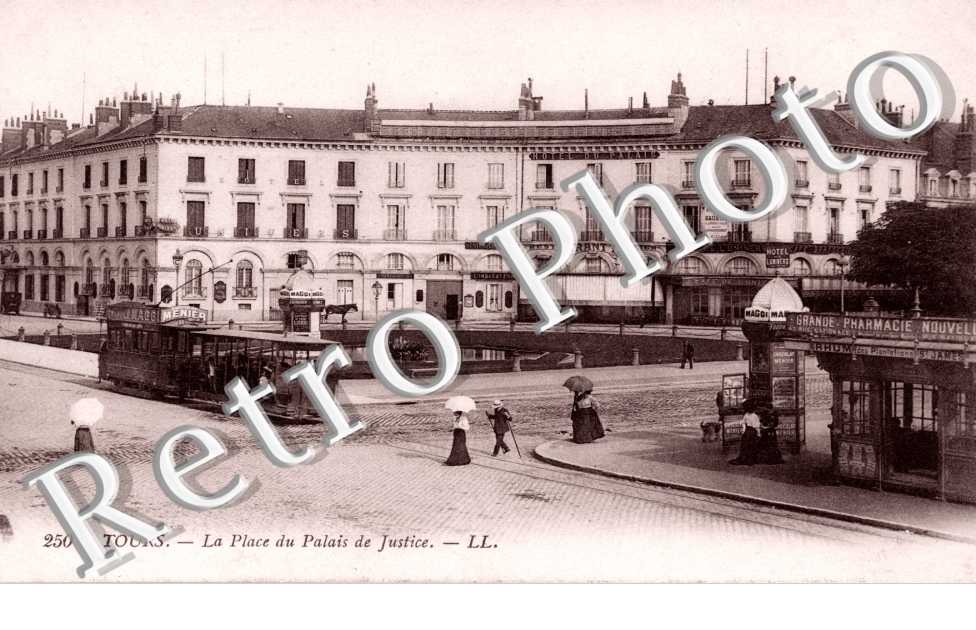 la place du Palais de Justice