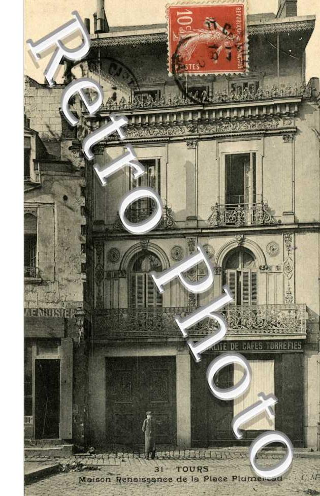 la place Plumereau