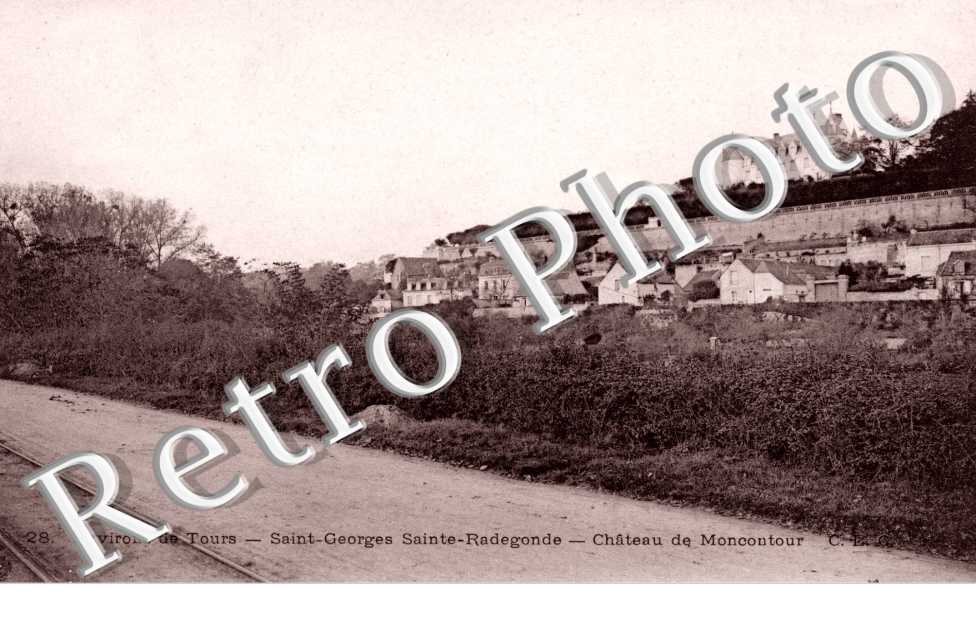 sainte Radegonde - chateau de Moncontour