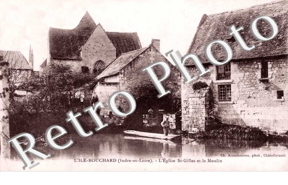 L'Eglise St Gilles et le Moulin