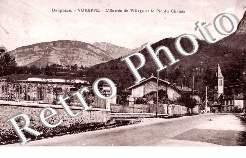 Entree du Village et Pic de Chalais