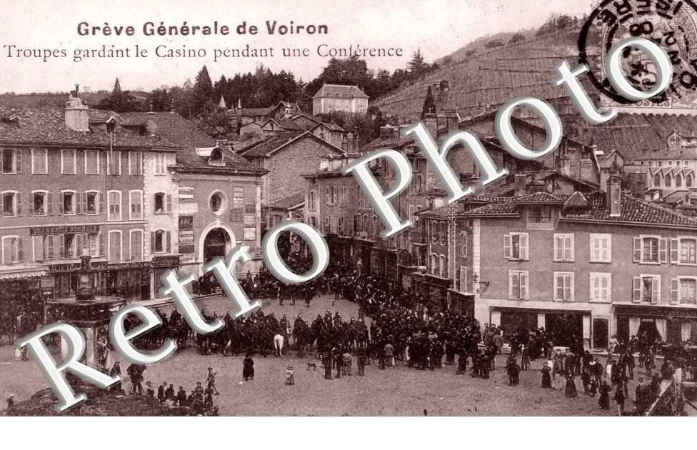 Greve generale, troupes gardant le Casino pendant une Conference