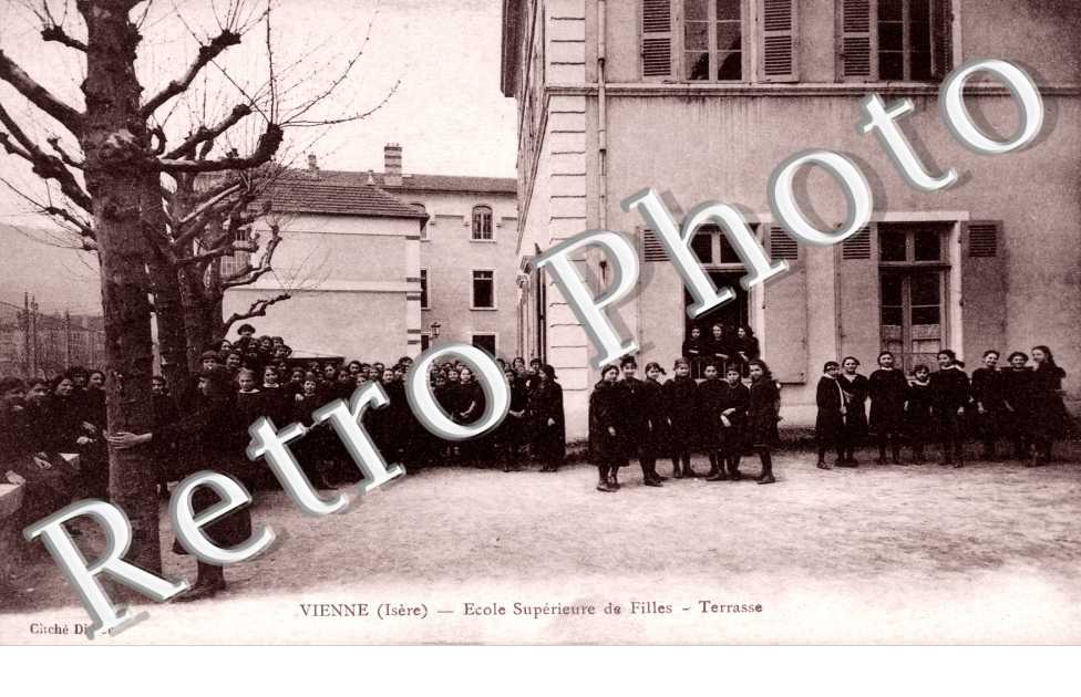 Ecole Superieure de Filles, Terrasse