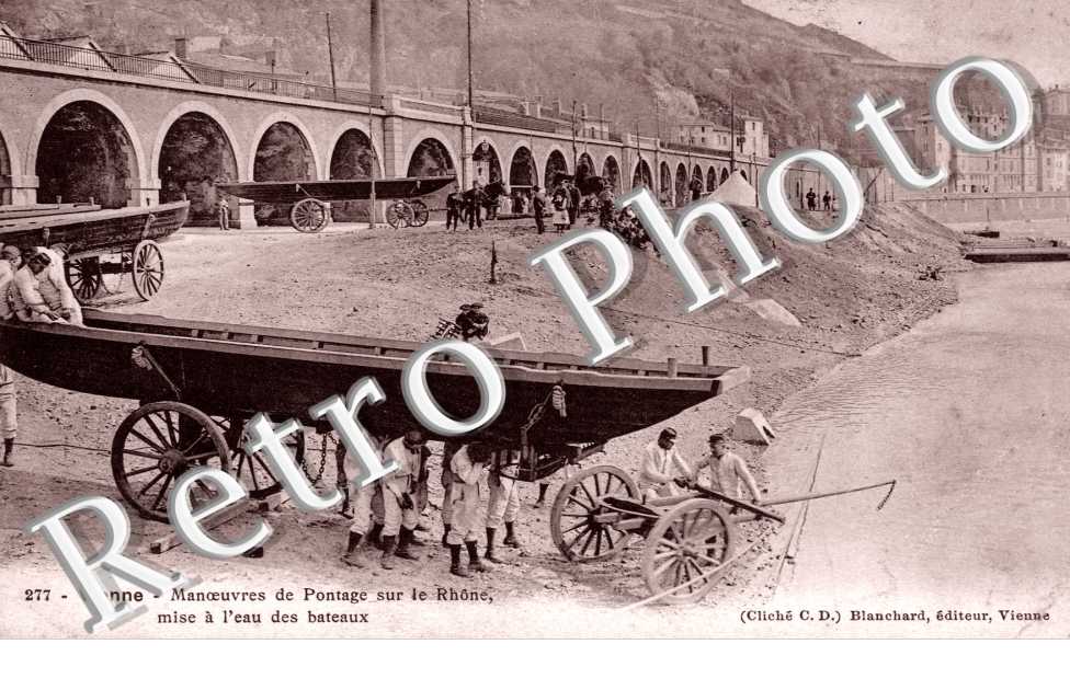 Manoeuvres de Pontage sur le Rhone, Mise a l&#039;Eau des Bateaux