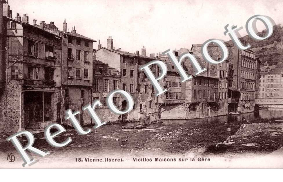 Vieilles maisons sur la Gere
