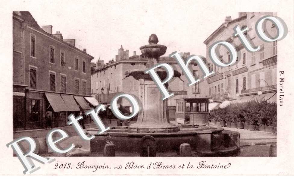Place d&#039;Armes et la Fontaine