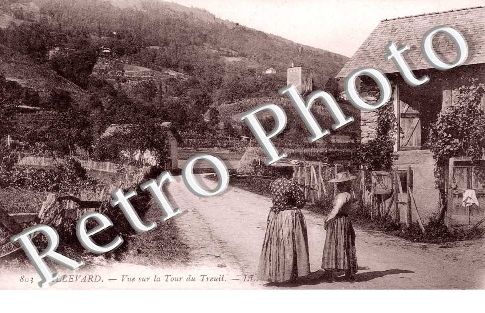 Vue sur la Tour du Treuil