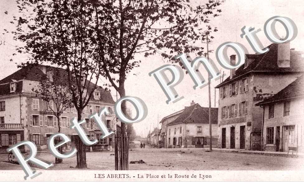 La Place et Route de Lyon