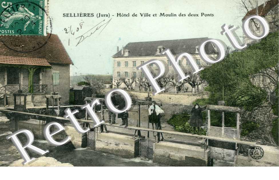 hotel de ville et moulin des deux ponts (couleur)