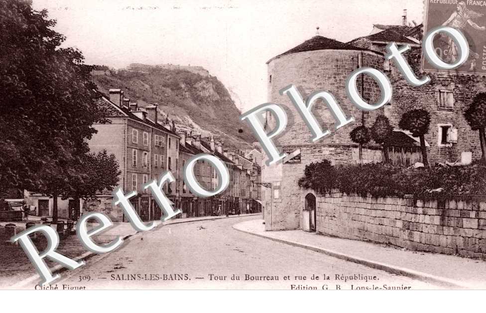 Tour du Bourreau et Rue de la Republique