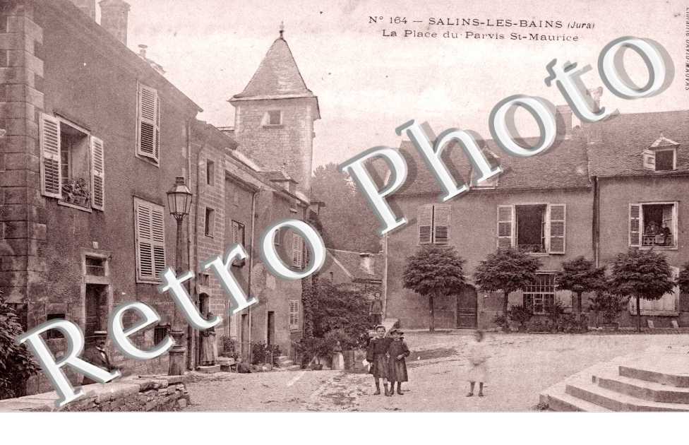 La Place du Parvis Saint Maurice