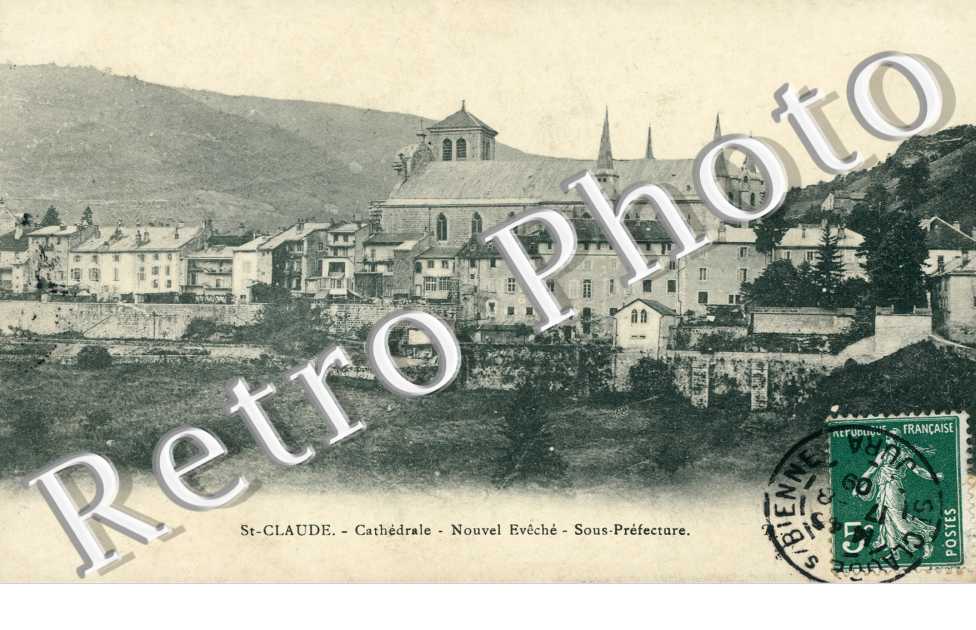 la Cathedrale, la sous Prefecture et le Nouvel Eveche