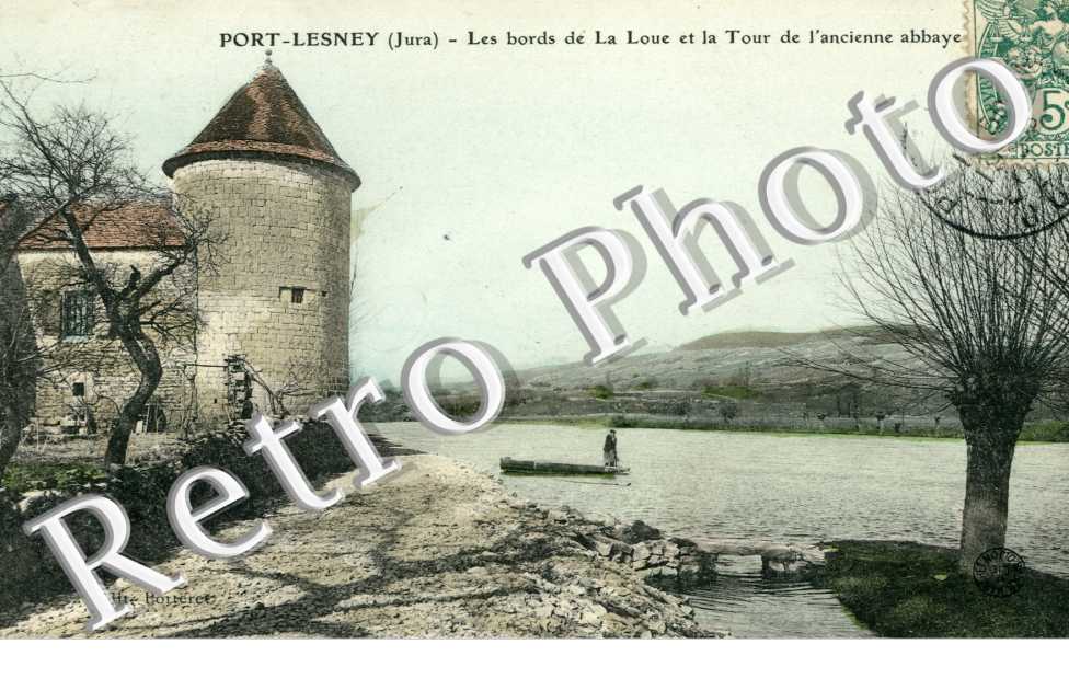 les bords de la loue et la tour de l'ancienne abbaye (couleur)