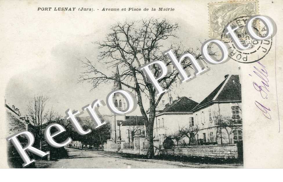 Avenue et Place de la Mairie