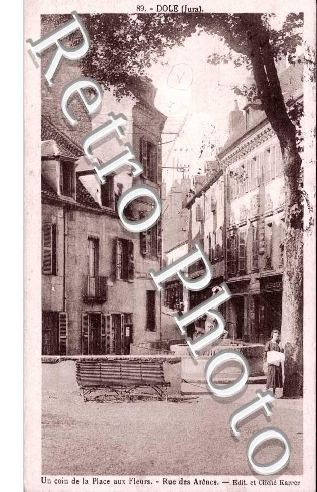 place aux fleurs et Rue des Arenes