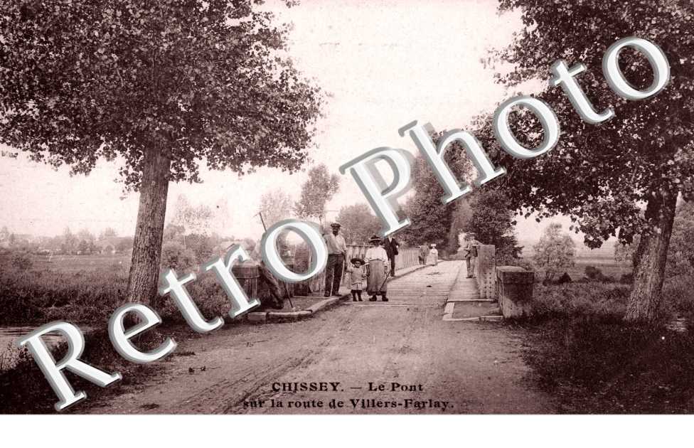 Le Pont sur la Route de Villers Farlay