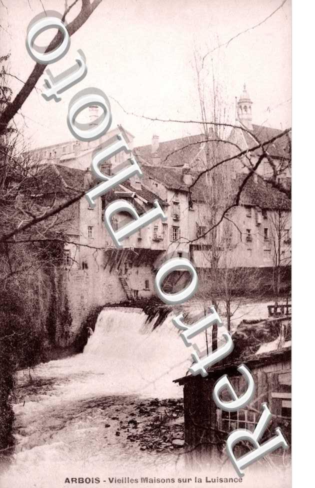Vieilles Maisons sur la Luisance
