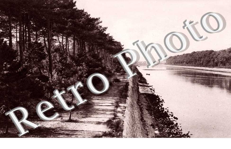 Le canal qui met en communication le lac et la mer