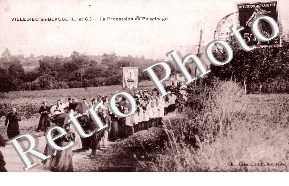 La Procession au Pelrinage de Villedieu en Beauce