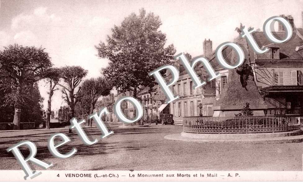 le Monument aux Morts et le Mail