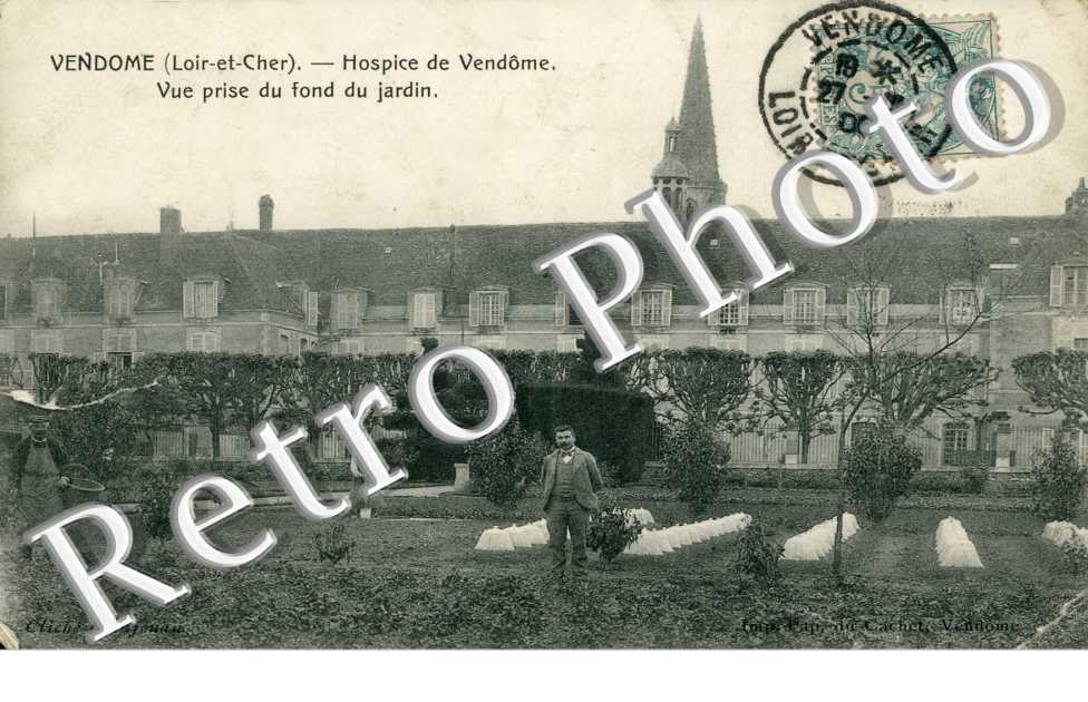 Hospice de Vendome, Vue prise du fon du Jardin
