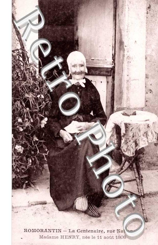 la centenaire rue nationale, madame Henry, nee le 11 aout 1808