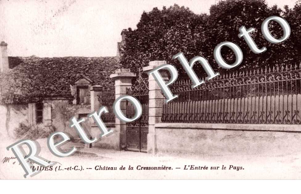 chateau de la Cressonniere, l&#039;entree sur le pays